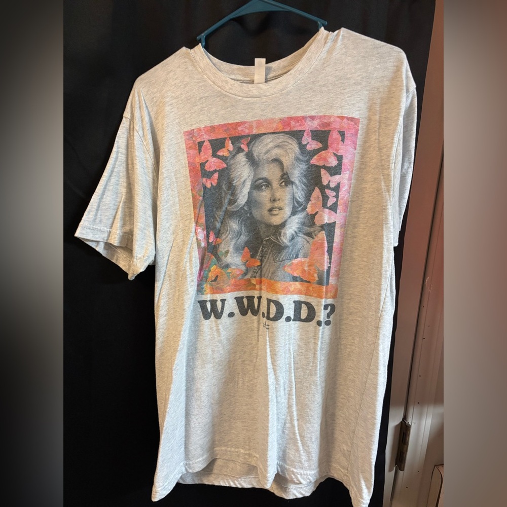 Dolly Tee